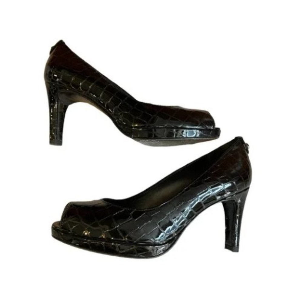 Stuart Weitzman Patent Leather Crocodile Platform Pumps in Black